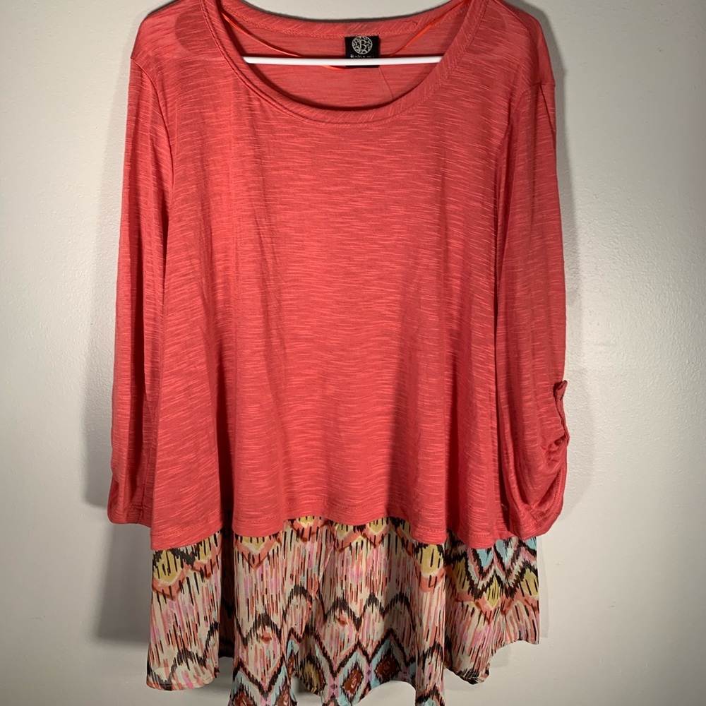 NWOT Bobeau salmon/patterned blouse